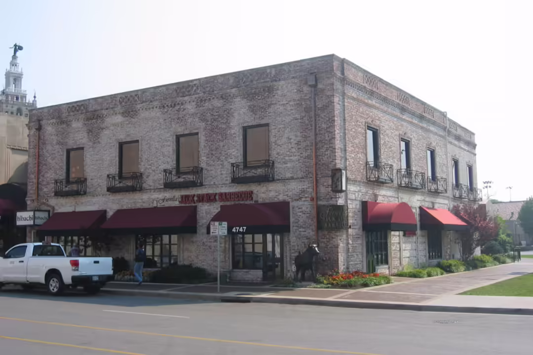 Jack-Stack-BBQ-Plaza-4