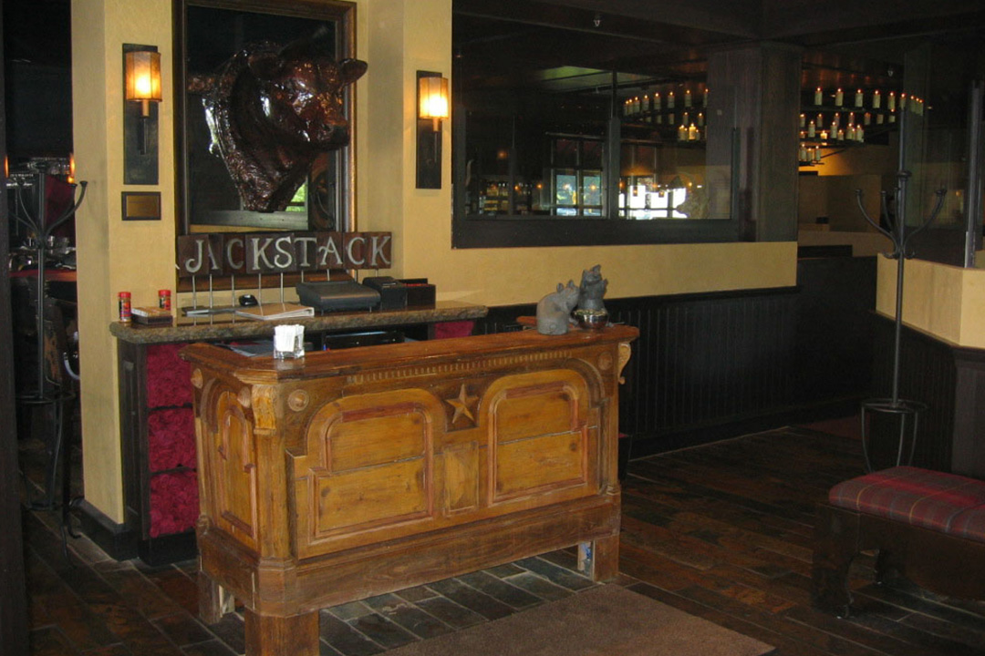 Jack-Stack-BBQ-Plaza-19