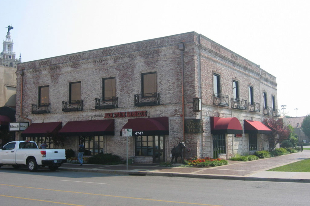 Jack-Stack-BBQ-Plaza-4